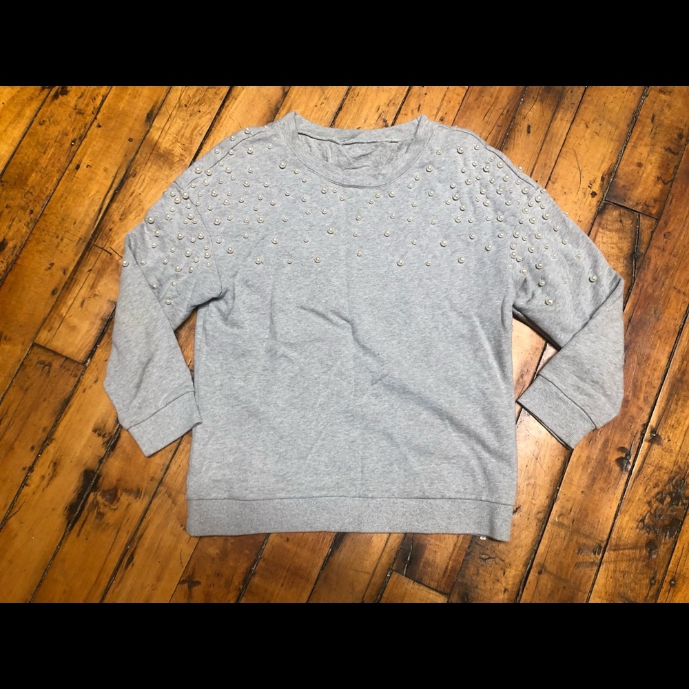 Pearl accented grey sweatshirt, size S